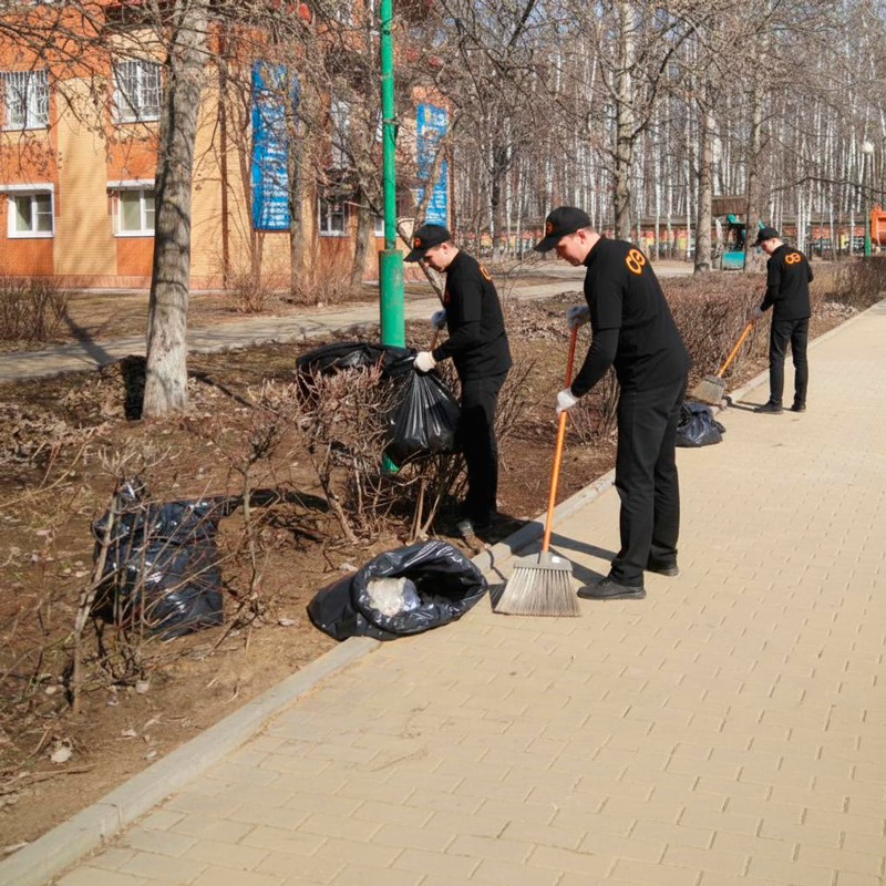 Уборка листьев во Владикавказе